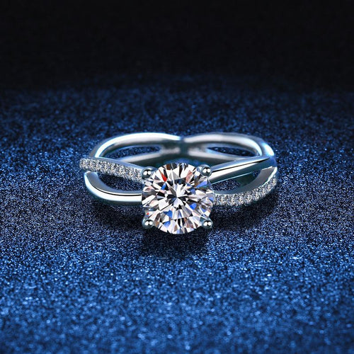 [Avelora]ELEGANT 4-PRONG CROSSOVER MOISSANITE ENGAGEMENT RING
