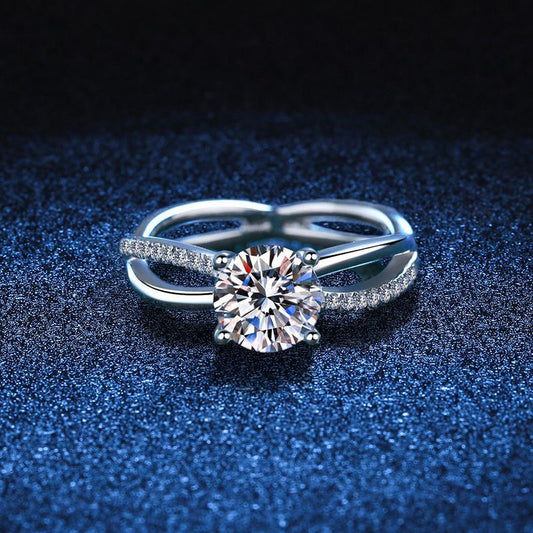 [Avelora]ELEGANT 4-PRONG CROSSOVER MOISSANITE ENGAGEMENT RING