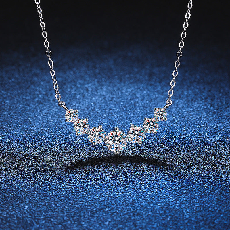 [Avelora]MINIMALIST CURVED SMILE MOISSANITE NECKLACE