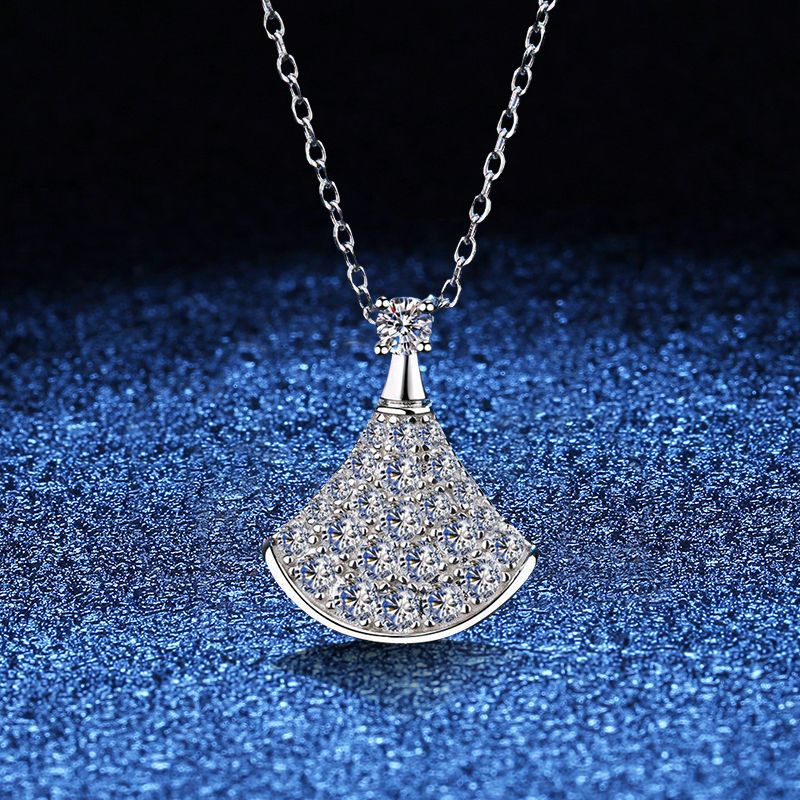 [Avelora]ELEGANT FAN-SHAPED MOISSANITE PENDANT NECKLACE