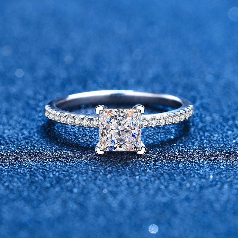 [Avelora]ELEGANT PRINCESS CUT MOISSANITE ENGAGEMENT RING