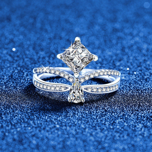 [Avelora]ELEGANT DOUBLE-TWISTED MOISSANITE RING