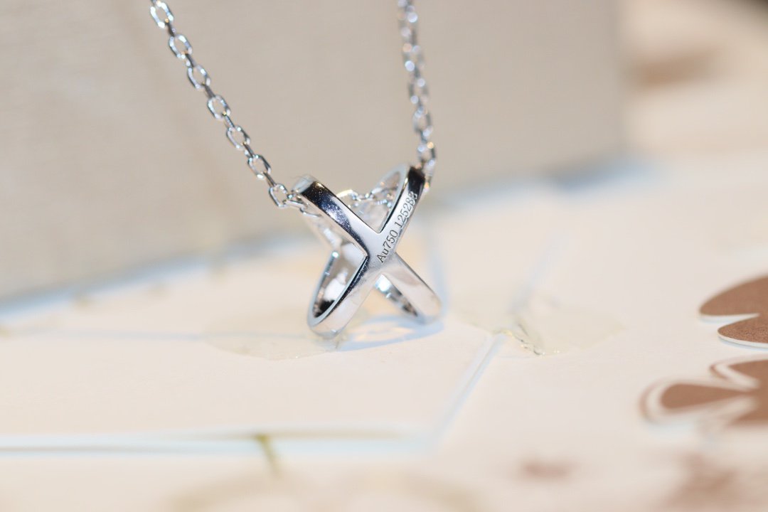 [Avelora]JEUX DE DIAMOND NECKLACE