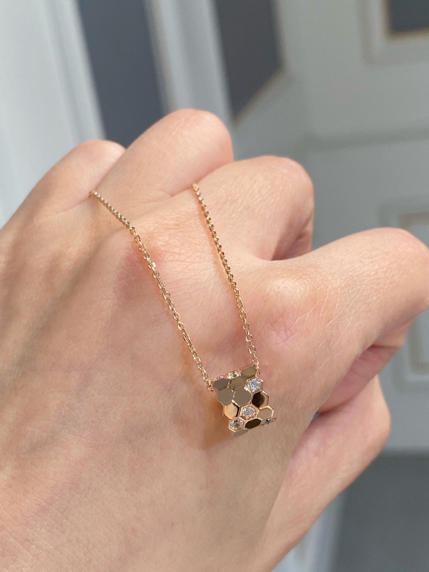 [Avelora]BEE LOVE DIAMOND NECKLACE