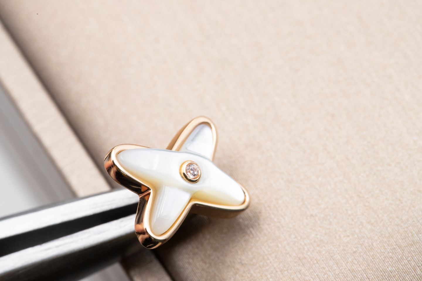 [Avelora]JEUX DE WHITE MOP ROSE GOLD DIAMOND EARRINGS