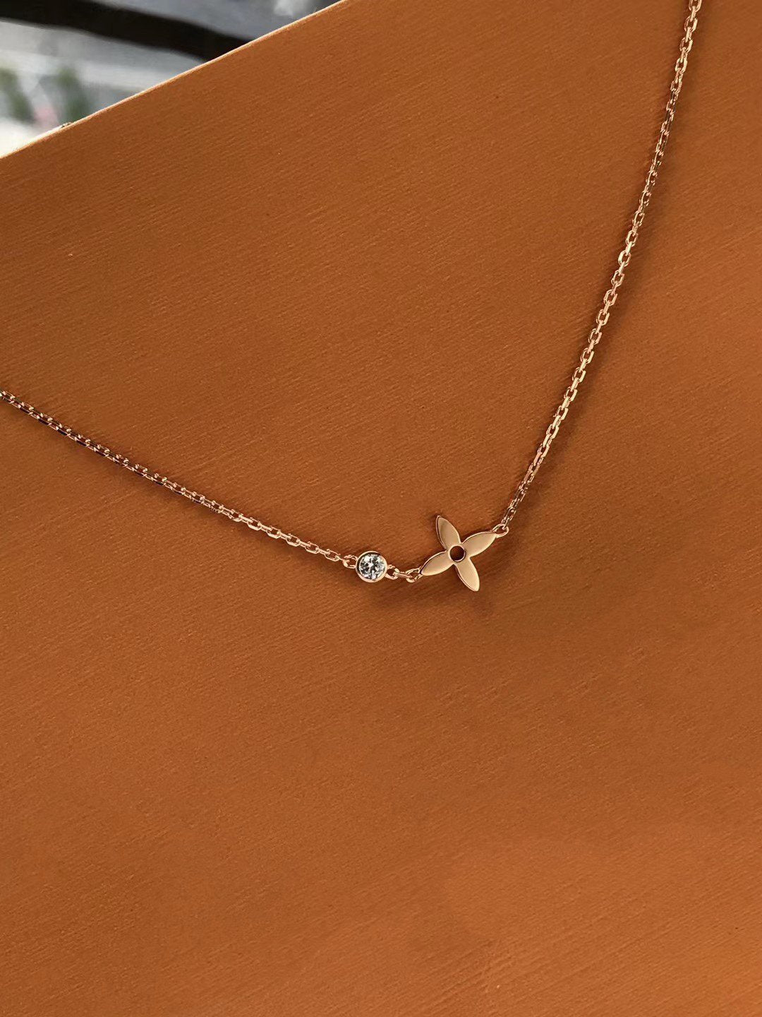 [Avelora]BLOSSOM PENDANT ROSE GOLD AND DIAMOND