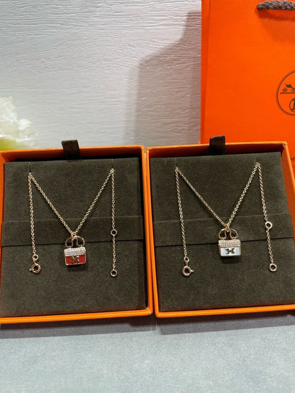 [Avelora]H CIRCE MOISSANITE PENDANT NECKLACE GOLD