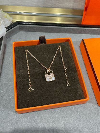 [Avelora]H CIRCE MOISSANITE PENDANT NECKLACE GOLD