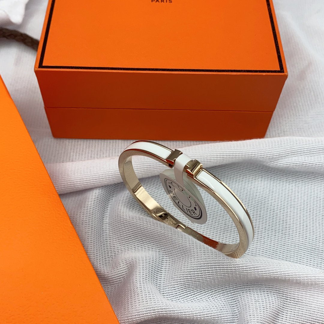 [Avelora]CLASSIC HM CLIC WHITE 8MM ENAMEL BRACELET