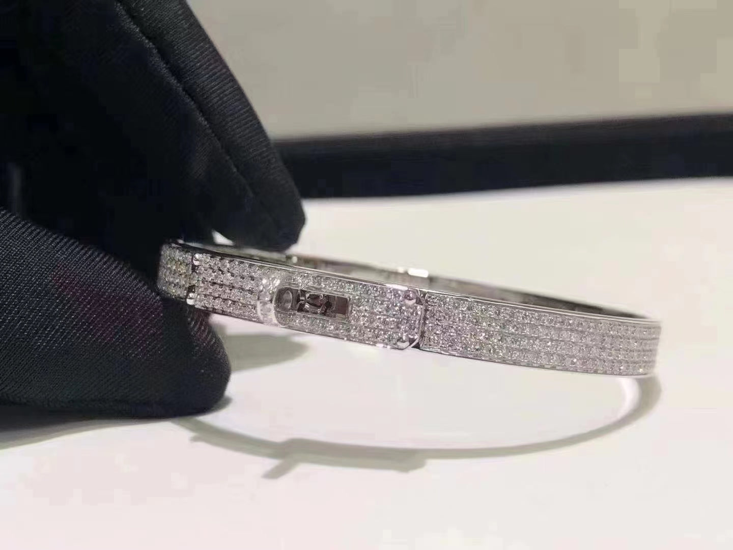 [Avelora]HM KELLY BRACELET IN SILVER AND FULL PAVE DIAMOND