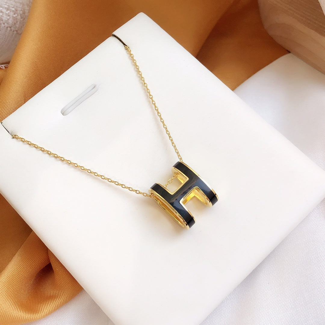 [Avelora]HM CLIC BLACK ENAMEL GOLD NECKLACE