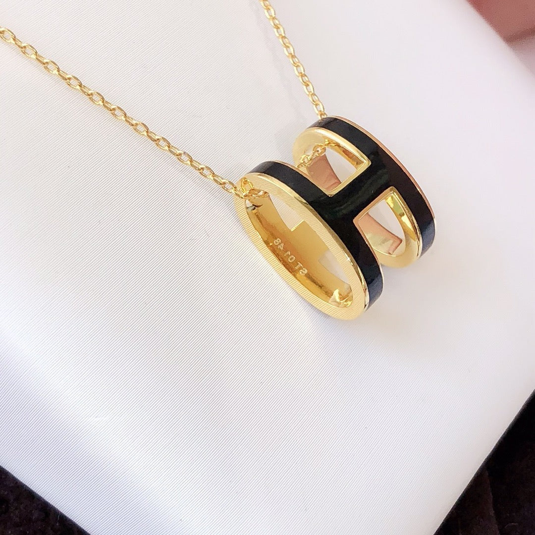 [Avelora]HM CLIC BLACK ENAMEL GOLD NECKLACE
