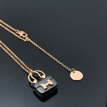 [Avelora]WOMEN'S HM AMULETTES CONSTANCE PENDANT NECKLACE
