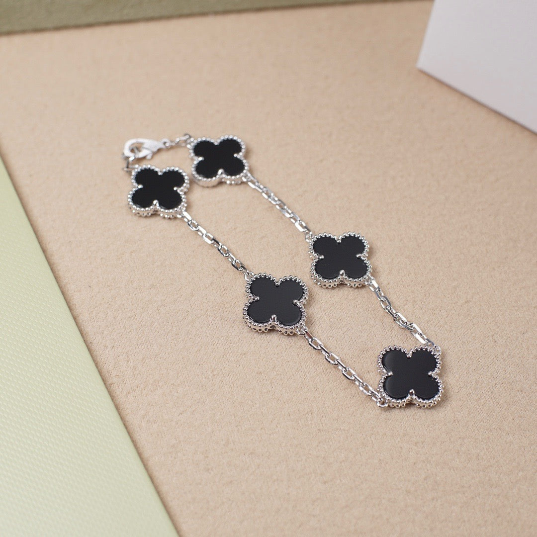 [Avelora]LUCKY CLOVER 5-MOTIF BRACELET - BLACK OXNY COLLECTION