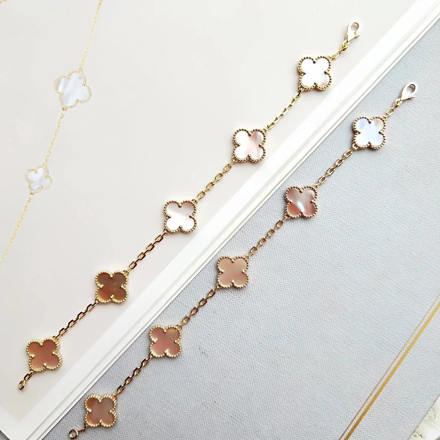 [Avelora]LUCKY CLOVER 5-MOTIF BRACELET - PINK MOTHER-OF-PEARL COLLECTION