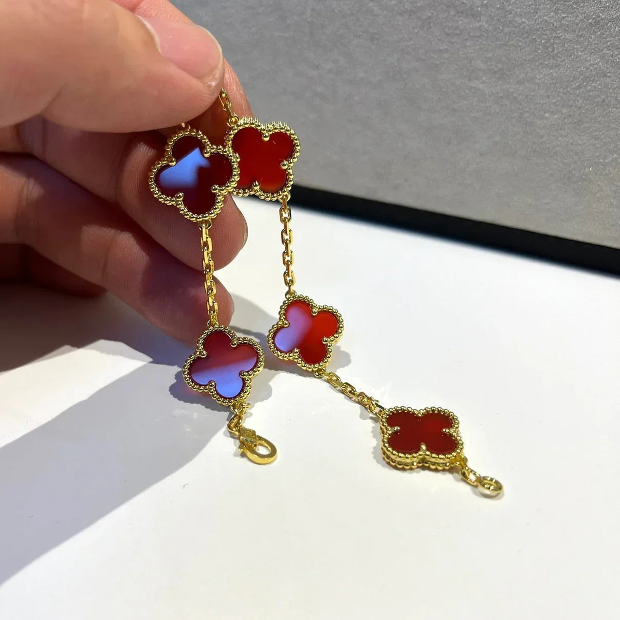 [Avelora]LUCKY CLOVER 5-MOTIF BRACELET - RED CARNELIAN COLLECTION