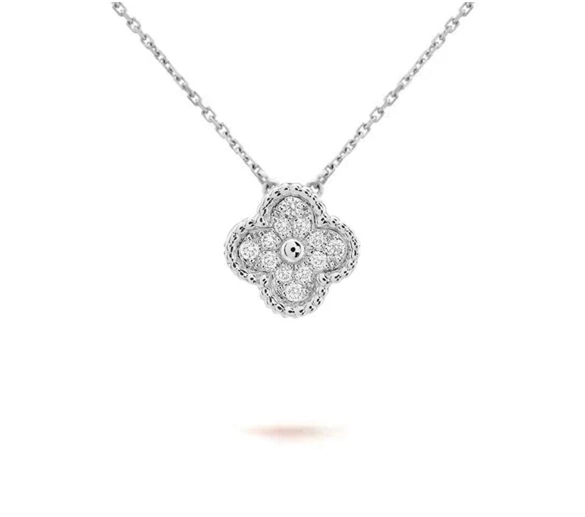 [Avelora]15MM CLOVER FLOWER PENDANT NECKLACE WHITE GOLD COLLECTION