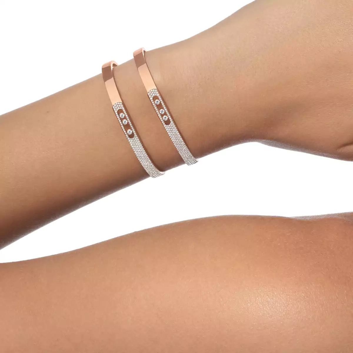 [Avelora]MOVE NOA PAVÉ DIAMOND BANGLE BRACELET