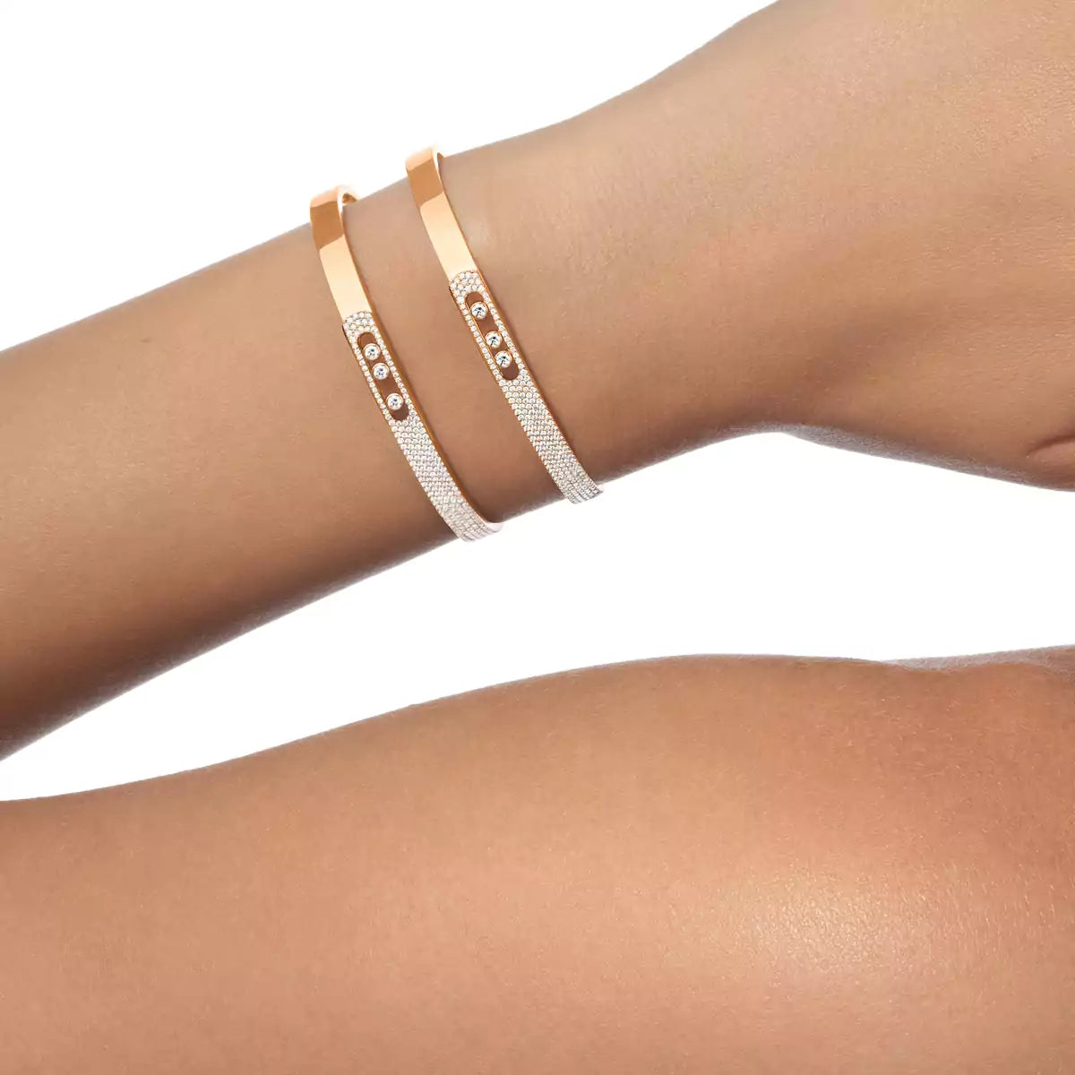 [Avelora]MOVE NOA PAVÉ DIAMOND BANGLE BRACELET