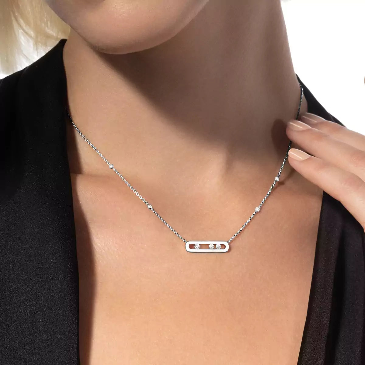 [Avelora]BABY MOVE PENDANT NECKLACE