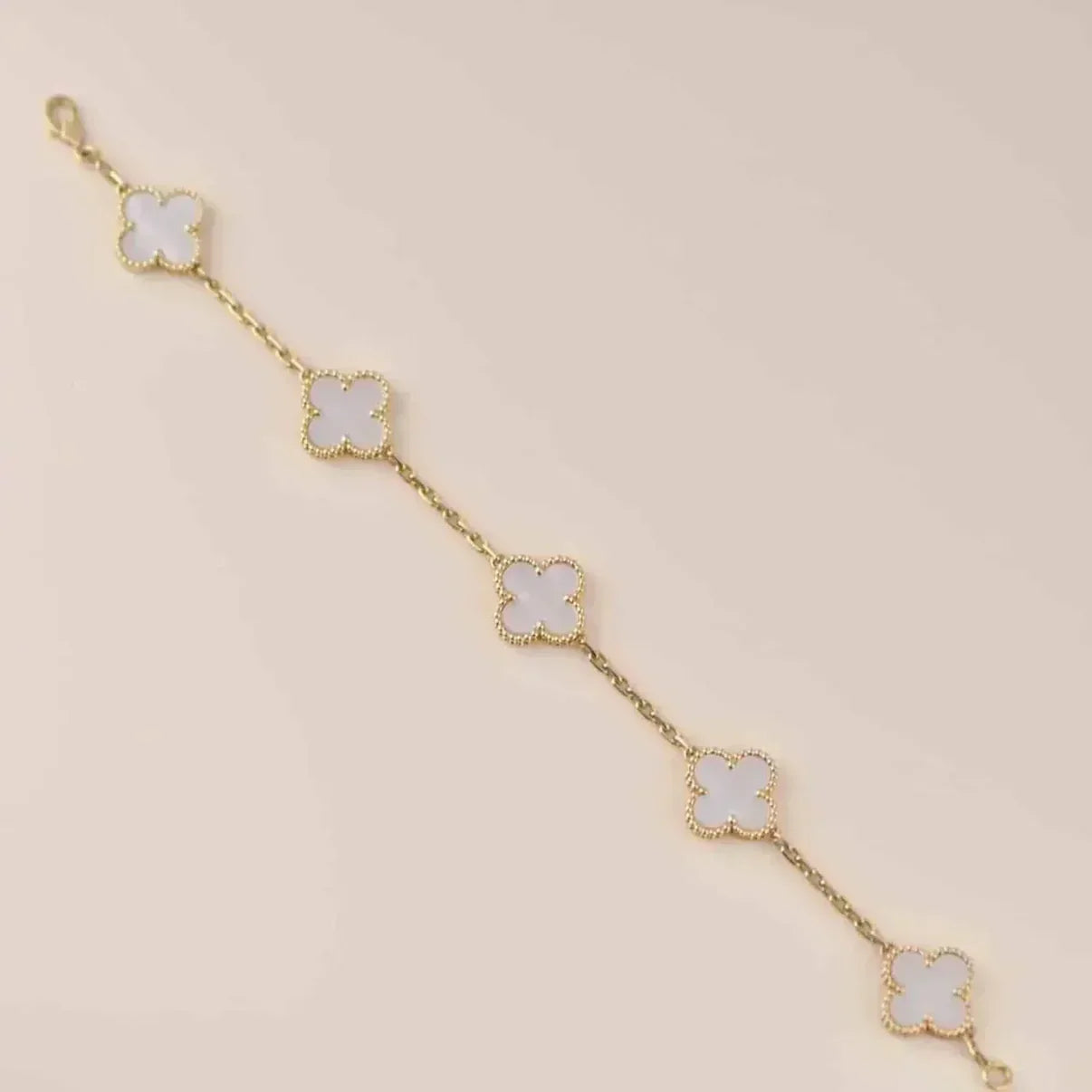 [Avelora]LUCKY CLOVER 5-MOTIF BRACELET - WHITE MOTHER-OF-PEARL COLLECTION