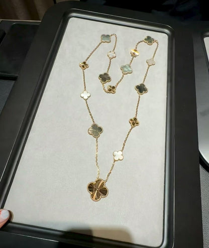 [Avelora]DETACHABLE 15-MOTIF CLOVER STATEMENT SET - GREY MOTHER-OF-PEARL & LASER