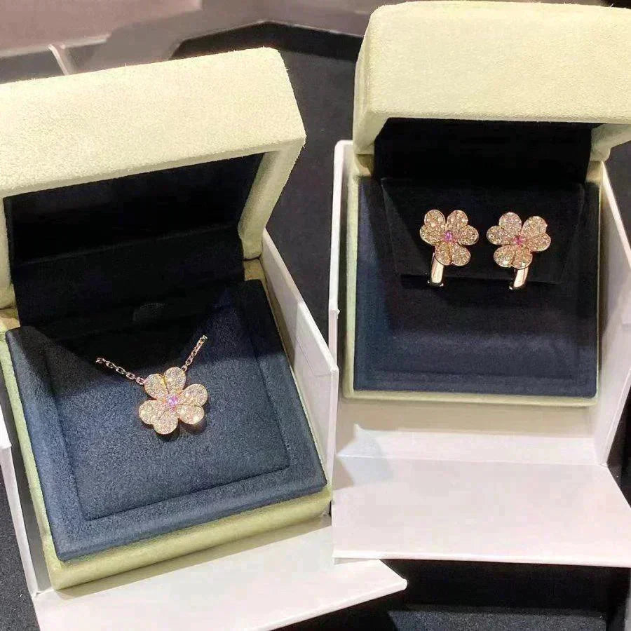 [Avelora]PAVÉ DIAMOND BUTTERFLY CHARM NECKLACE